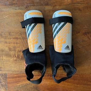 Adidas Predator Youth XS Soccer Shin Guards
